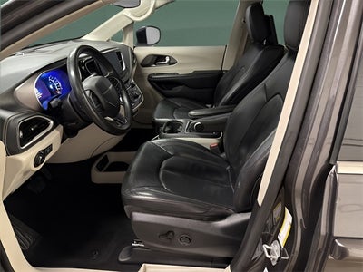 2022 Chrysler Pacifica Hybrid Touring L