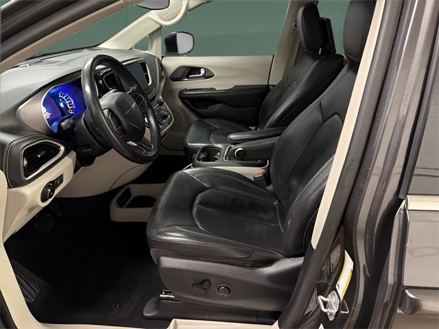 2022 Chrysler Pacifica Hybrid Touring L