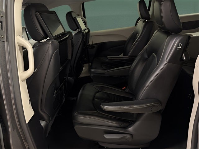 2022 Chrysler Pacifica Hybrid Touring L