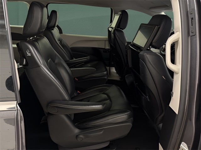 2022 Chrysler Pacifica Hybrid Touring L