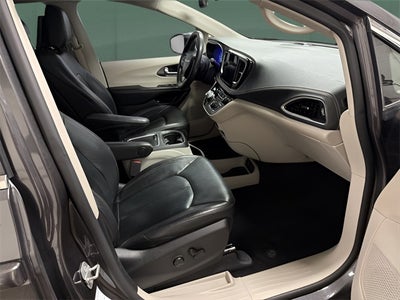 2022 Chrysler Pacifica Hybrid Touring L