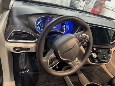 2024 Chrysler Pacifica Hybrid Select