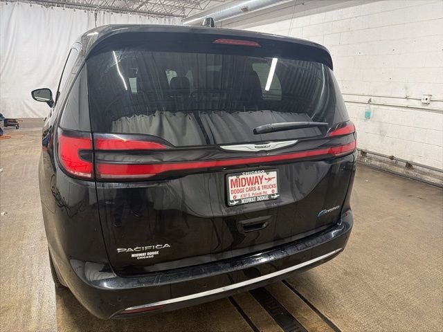 2024 Chrysler Pacifica Hybrid Select