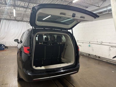 2024 Chrysler Pacifica Hybrid Select