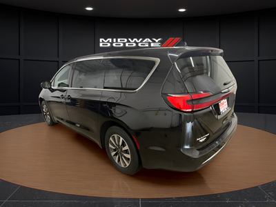 2024 Chrysler Pacifica Hybrid Select