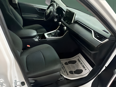 2025 Toyota RAV4 LE