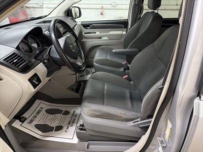 2010 Volkswagen Routan S