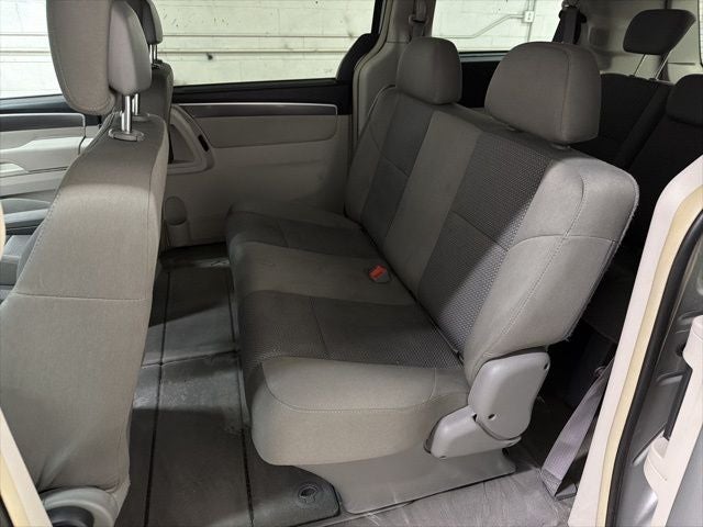 2010 Volkswagen Routan S