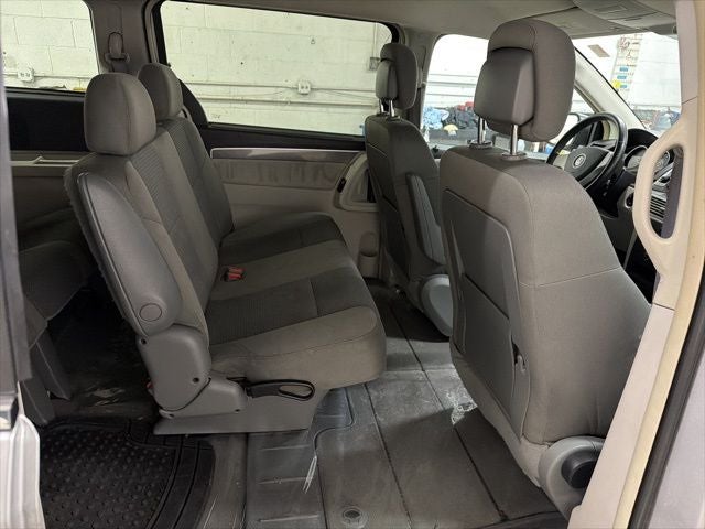 2010 Volkswagen Routan S