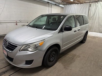 2010 Volkswagen Routan S