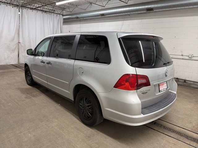 2010 Volkswagen Routan S