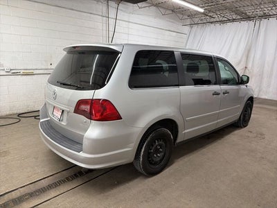 2010 Volkswagen Routan S