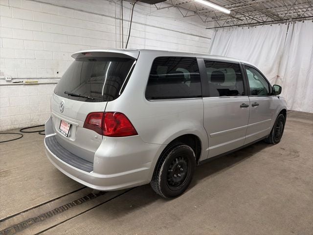 2010 Volkswagen Routan S