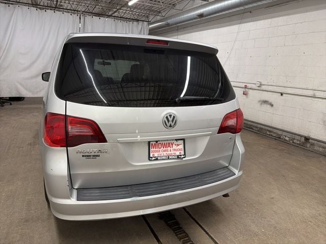 2010 Volkswagen Routan S