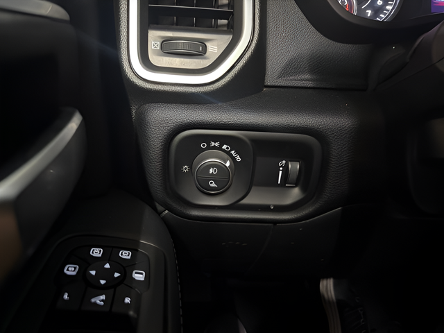 2025 RAM 2500 Big Horn Crew Cab 4x4 6'4' Box