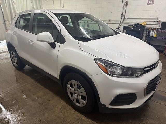 2019 Chevrolet Trax LS's photo