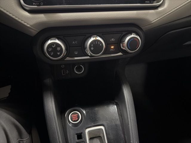 2021 Nissan Versa SV Xtronic CVT