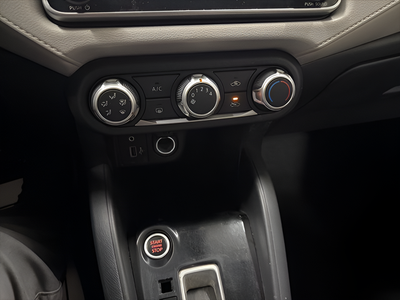 2021 Nissan Versa SV Xtronic CVT