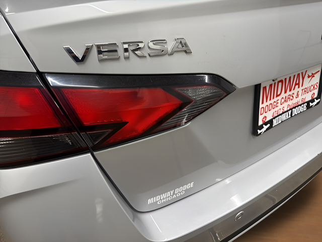 2021 Nissan Versa SV Xtronic CVT