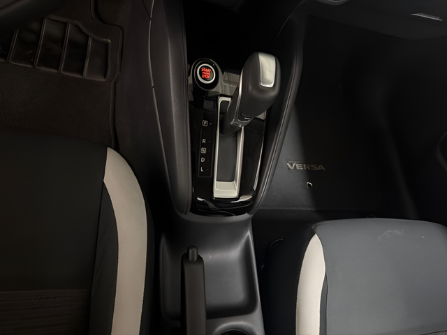 2021 Nissan Versa SV Xtronic CVT