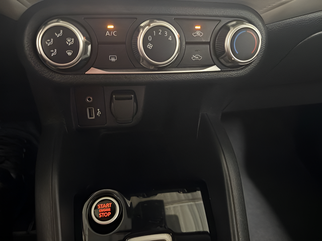 2021 Nissan Versa SV Xtronic CVT