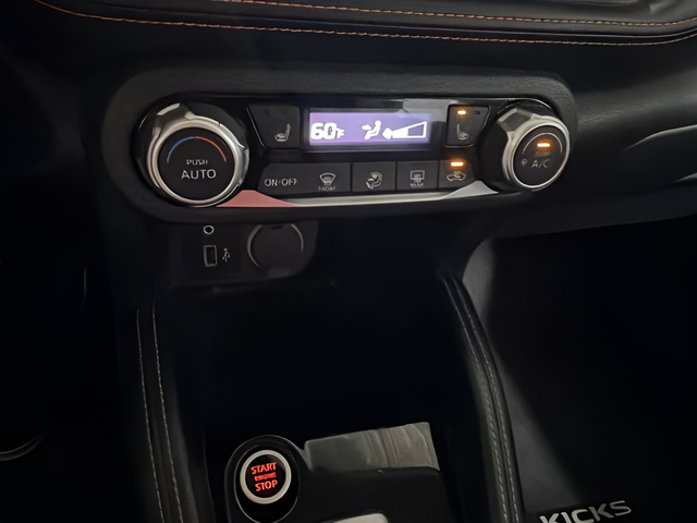 2020 Nissan Kicks SR