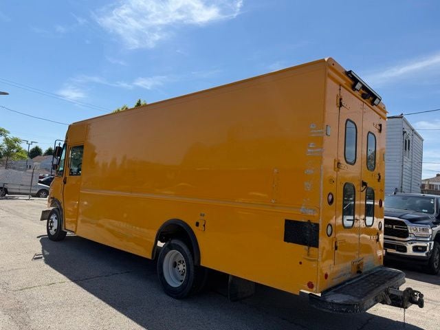 2014 Freightliner Mt 45 Chassis line walk-in