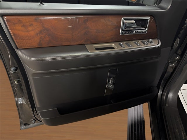 2014 Lincoln Navigator L Base