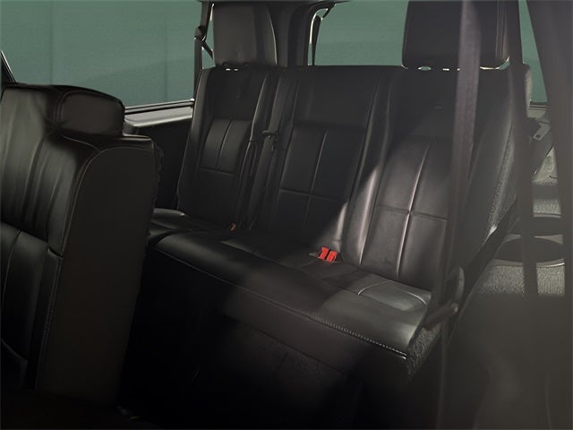 2014 Lincoln Navigator L Base