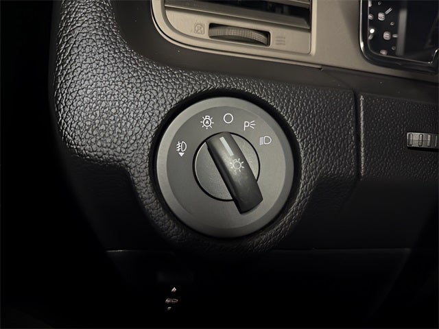 2014 Lincoln Navigator L Base