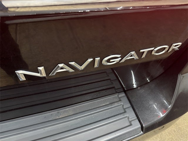 2014 Lincoln Navigator L Base