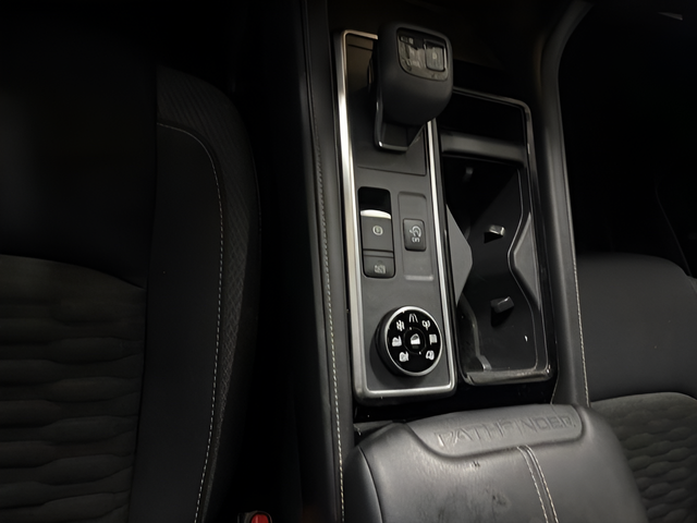 2022 Nissan Pathfinder SV 4WD