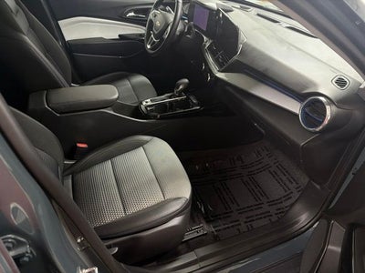 2025 Chevrolet Trax FWD LT