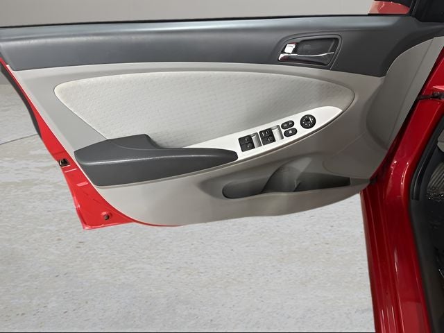 2014 Hyundai Accent SE