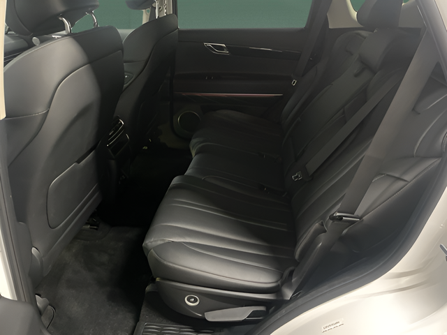 2025 Genesis GV80 2.5T Standard AWD