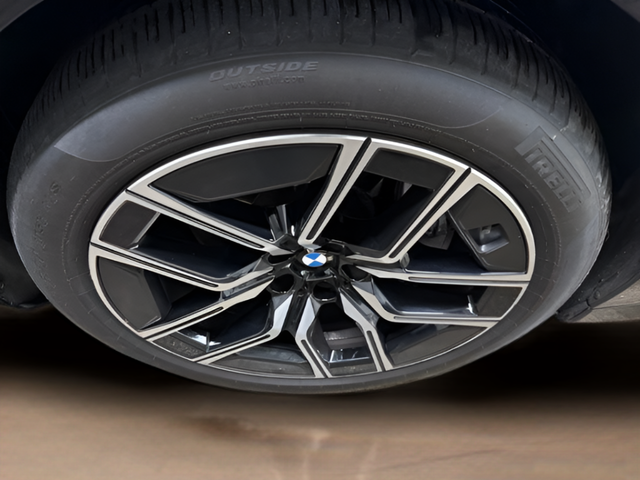2025 BMW 740i xDrive