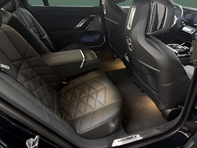 2025 BMW 740i xDrive