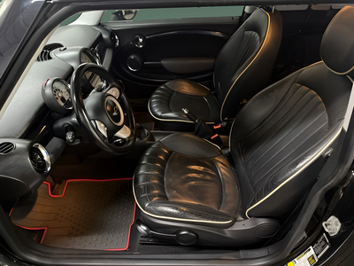 2010 MINI Cooper Clubman Base